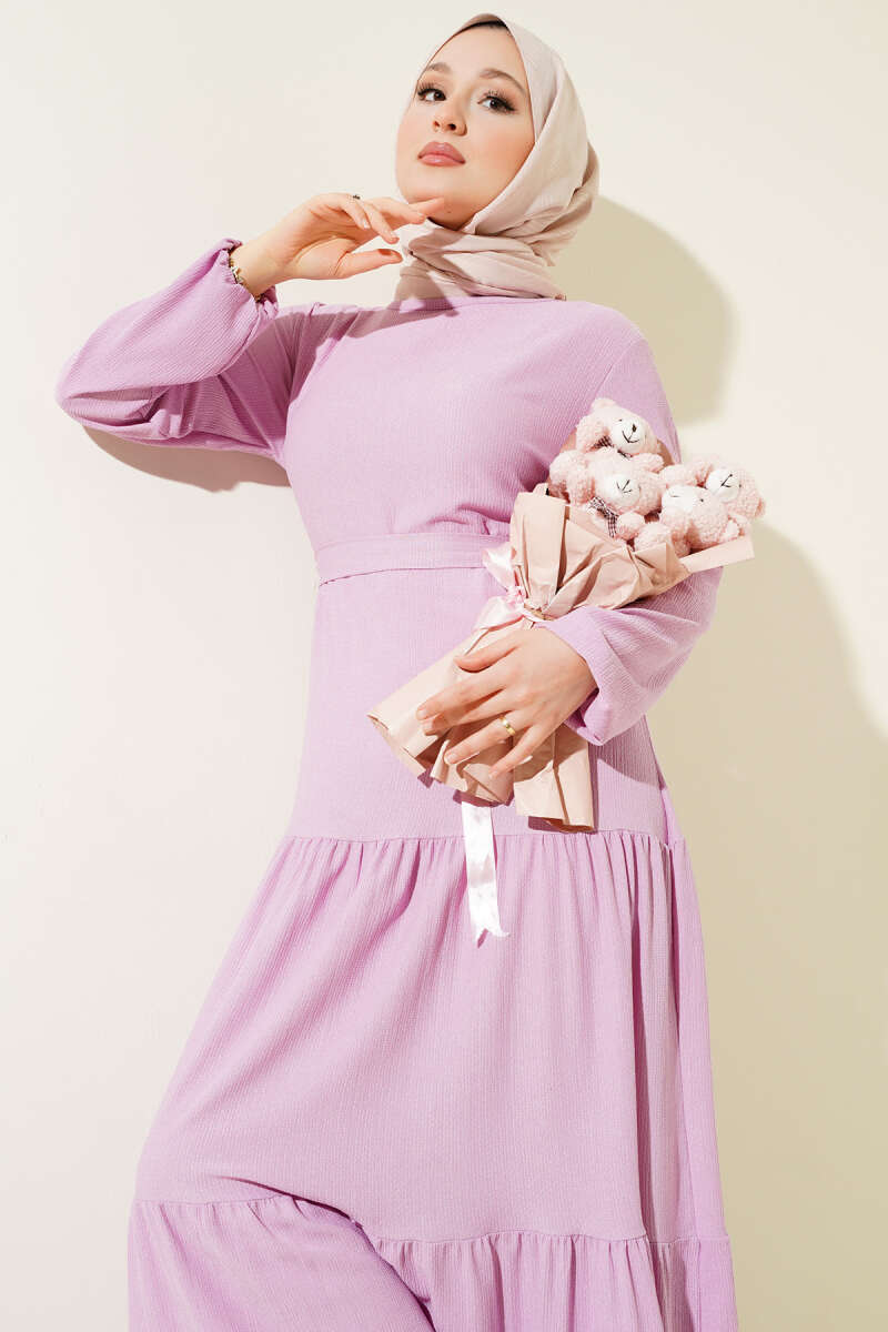 Kleid mit mehrlagiger Bouclé-Schärpe