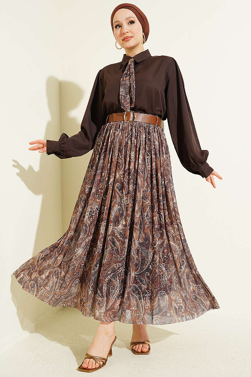 https://cdn.pazarium.com.tr/kemerli-desenli-etekli-ikili-takim-kahve-794938-19-B.jpg