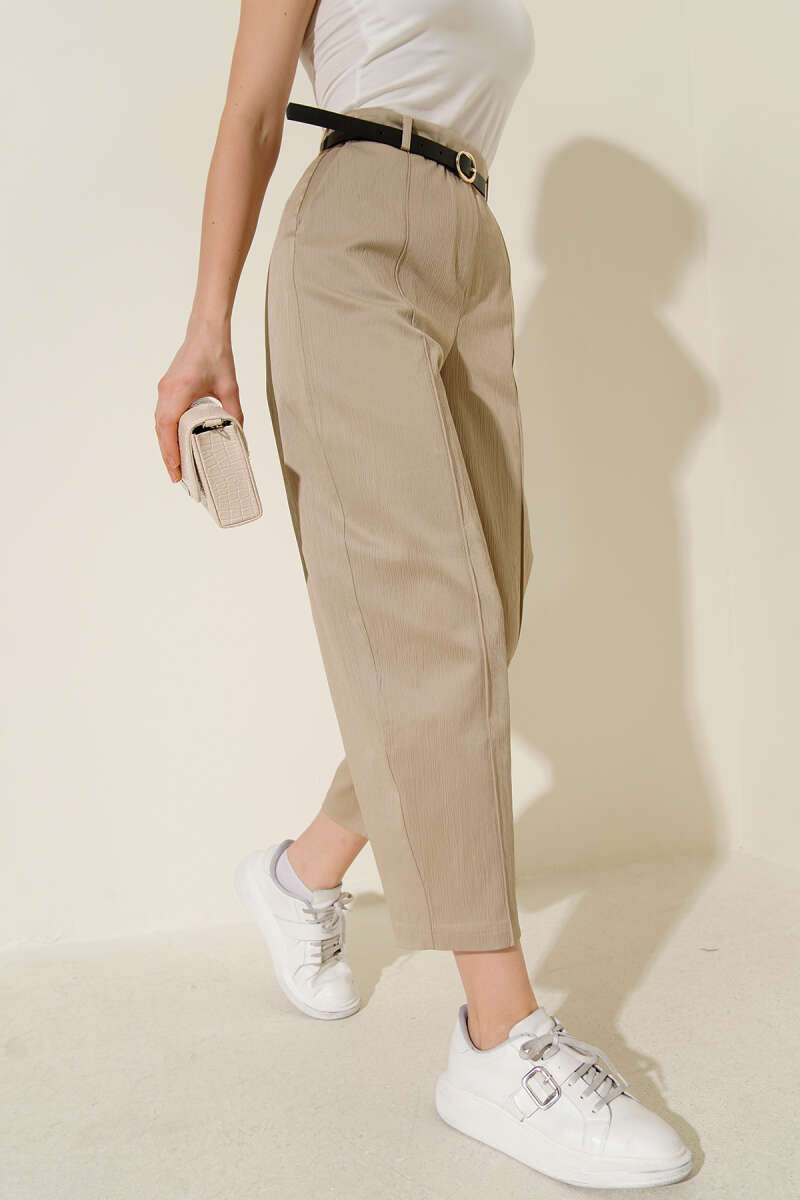 Karottenhose mit Gürtel
