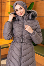 https://cdn.pazarium.com.tr/kemerli-kapusonlu-uzun-mont-fume-841586-20-B.jpg