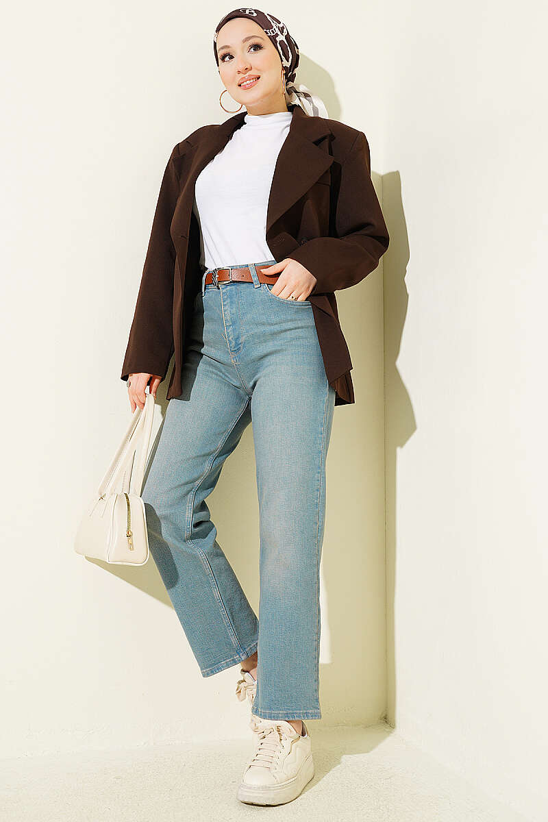 https://cdn.pazarium.com.tr/kemerli-mom-jeans-pantolon-acik-tint-780424-19-B.jpg