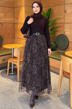 https://cdn.pazarium.com.tr/kemerli-pasiley-desen-sifon-etek-siyah-837588-19-B.jpg