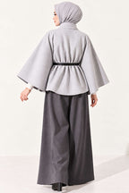 https://cdn.pazarium.com.tr/kemerli-tek-dugmeli-kase-panco-gri-839444-20-B.jpg