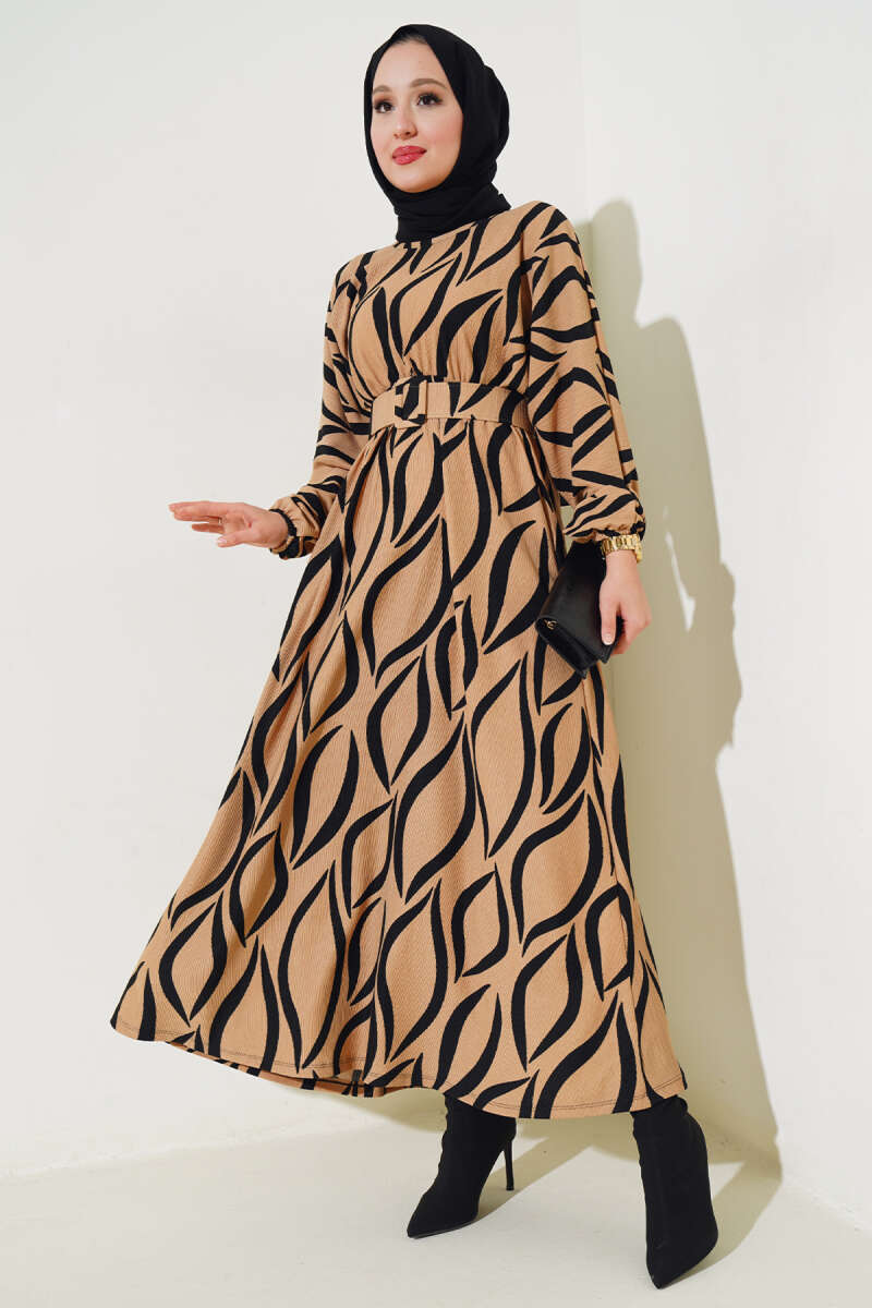 https://cdn.pazarium.com.tr/kemerli-yarasa-kol-kemerli-elbise-camel-553491-13-B.jpg