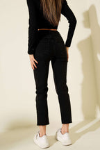 https://cdn.pazarium.com.tr/kesik-paca-skinny-kot-pantolon-fume-712068-17-B.jpg