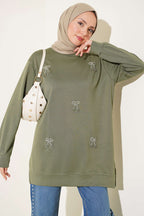 https://www.pazarium.com.tr/kiraz-nakis-islemeli-loysa-tunik-haki-829446-20-B.jpg