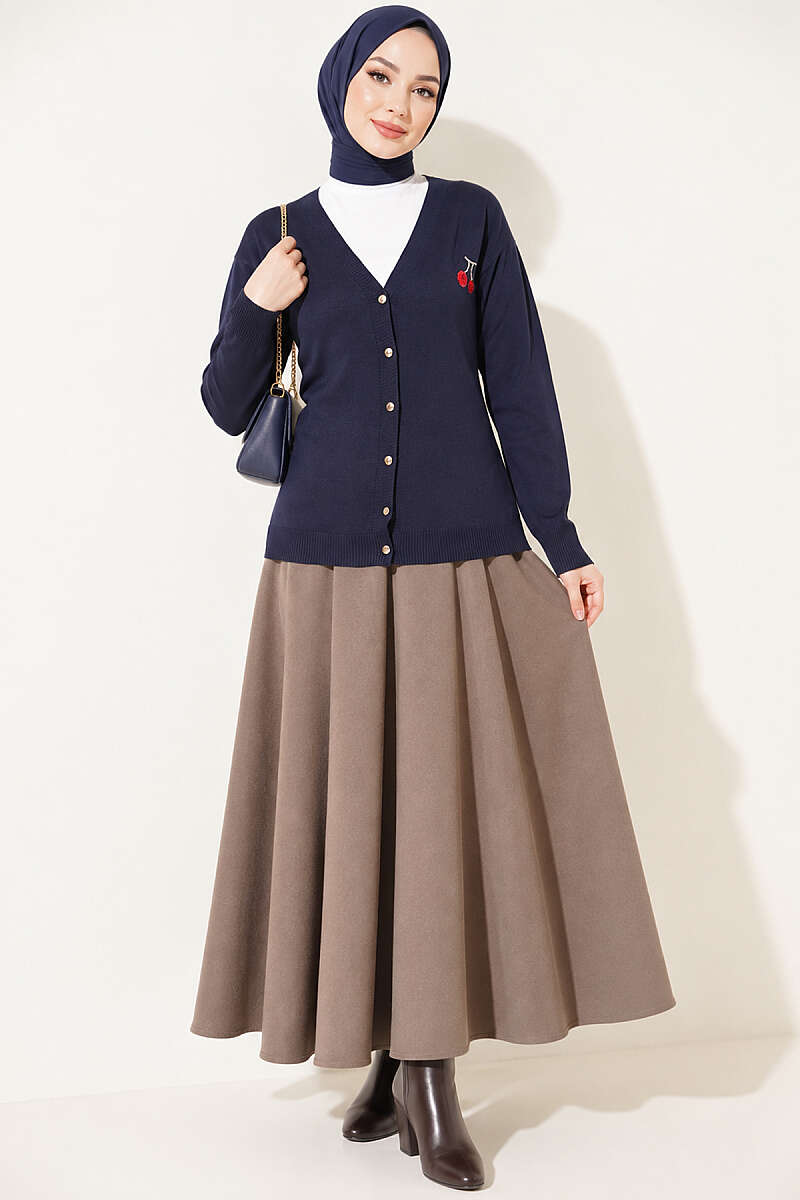 https://cdn.pazarium.com.tr/kiraz-nakisli-merserize-hirka-lacivert-827122-20-B.jpg
