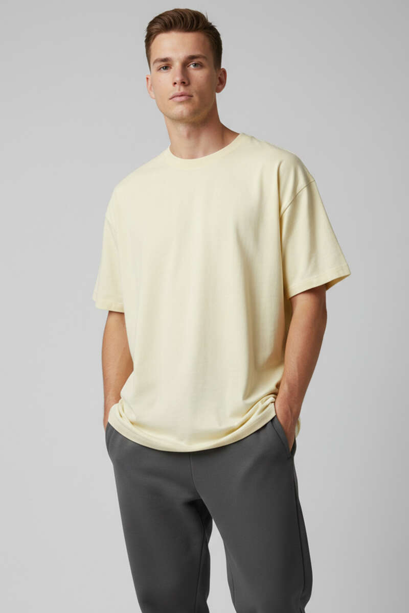https://cdn.pazarium.com.tr/kisa-kollu-oversize-erkek-tisort-sari-739349-18-B.jpg