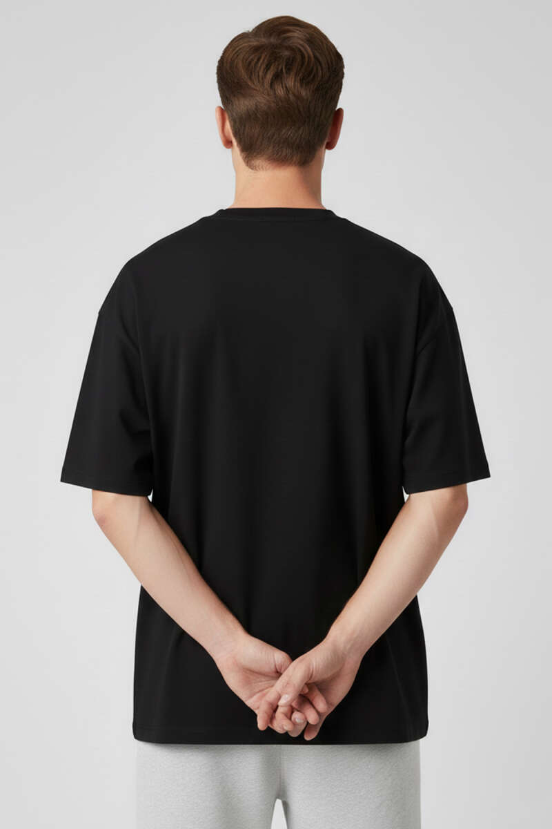 https://cdn.pazarium.com.tr/kisa-kollu-oversize-erkek-tisort-siyah-739352-18-B.jpg