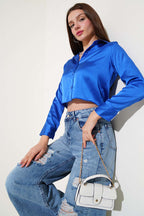 https://cdn.pazarium.com.tr/kisa-saten-gomlek-saks-560119-13-B.jpg