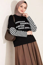 https://cdn.pazarium.com.tr/kol-cizgili-baskili-sweatshirt-siyah-840956-20-B.jpg