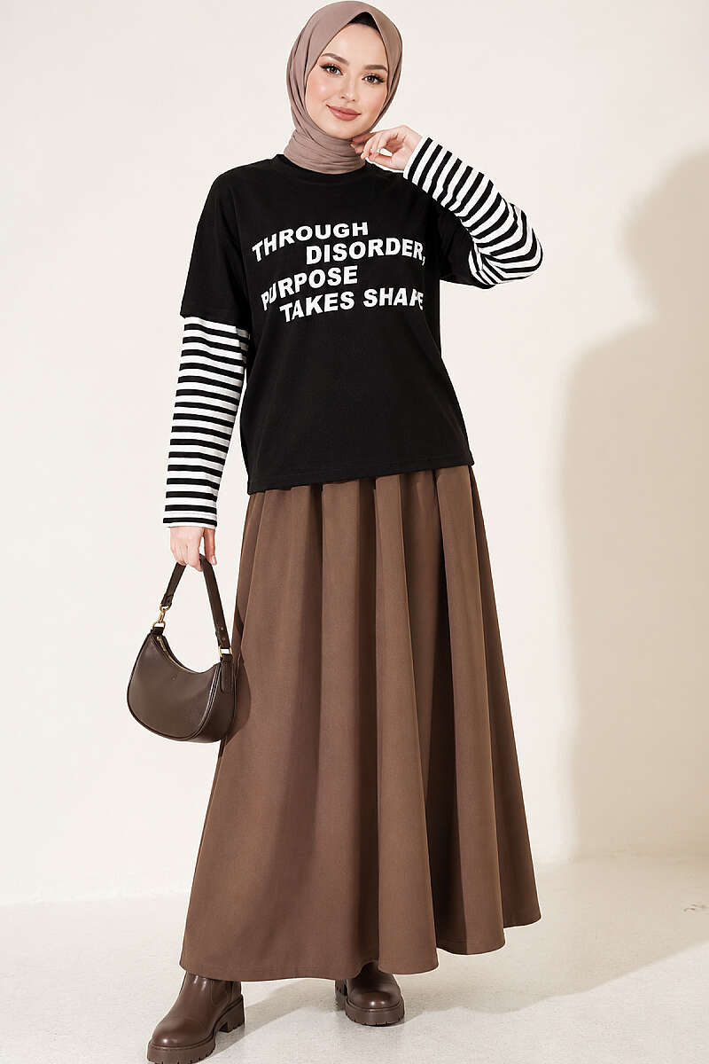 https://cdn.pazarium.com.tr/kol-cizgili-baskili-sweatshirt-siyah-840957-20-B.jpg