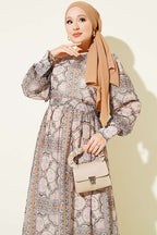https://cdn.pazarium.com.tr/kol-mansetli-desenli-sifon-elbise-haki-815376-20-B.jpg