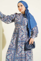 https://cdn.pazarium.com.tr/kol-mansetli-desenli-sifon-elbise-mavi-815380-20-B.jpg