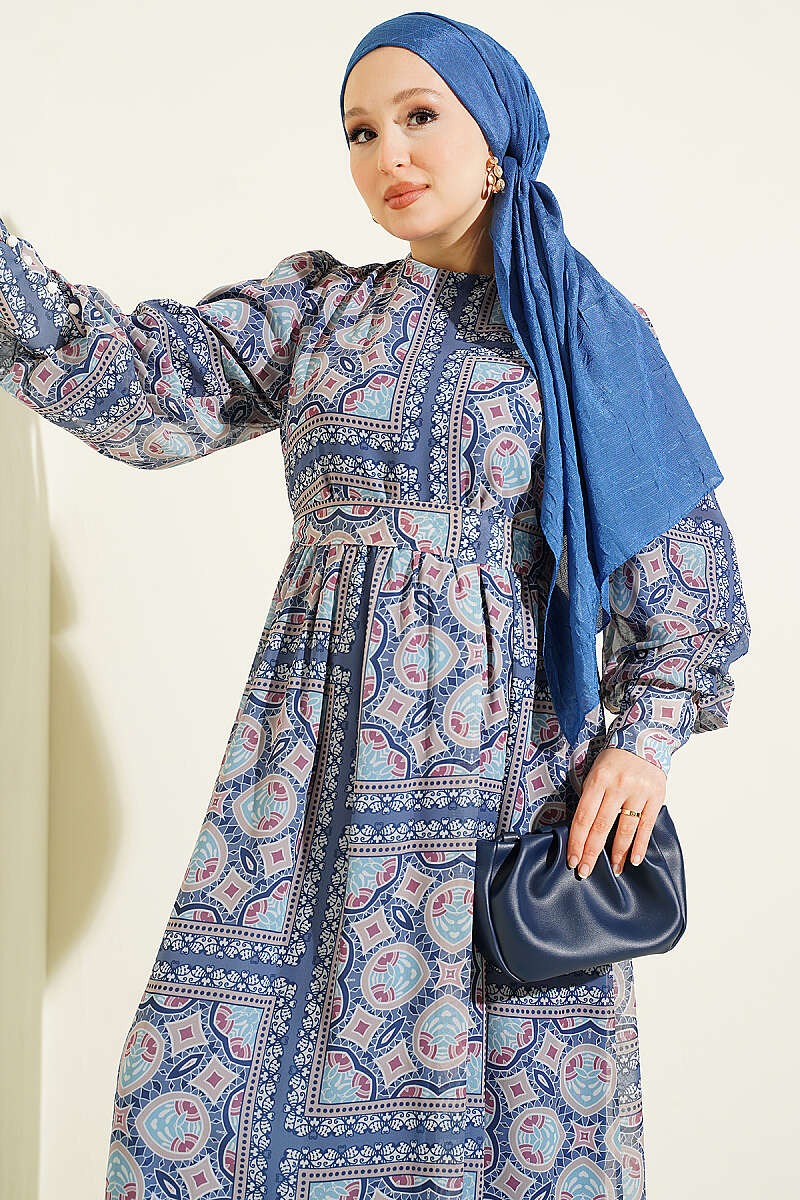 https://cdn.pazarium.com.tr/kol-mansetli-desenli-sifon-elbise-mavi-815380-20-B.jpg