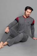 https://cdn.pazarium.com.tr/kol-seritli-uzun-kol-erkek-pijama-takimi-fume-bordo-652759-15-B.jpg
