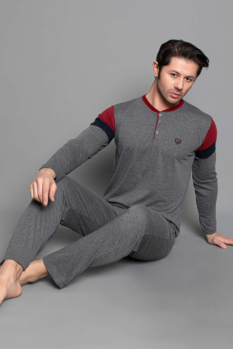https://cdn.pazarium.com.tr/kol-seritli-uzun-kol-erkek-pijama-takimi-fume-bordo-652759-15-B.jpg