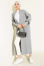 https://www.pazarium.com.tr/kol-ucu-dugmeli-sal-yaka-triko-hirka-gri-686544-16-B.jpg