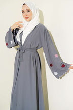 Kolları Çiçek Nakışlı Abaya Gri
