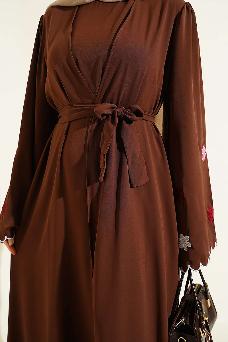 Kolları Çiçek Nakışlı Abaya
