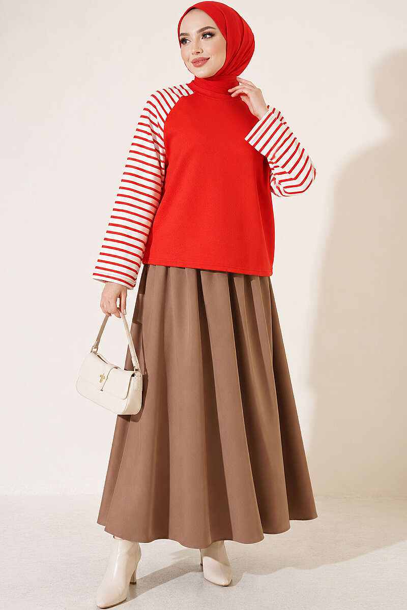 https://cdn.pazarium.com.tr/kollari-cizgili-basic-sweatshirt-kirmizi-841247-20-B.jpg