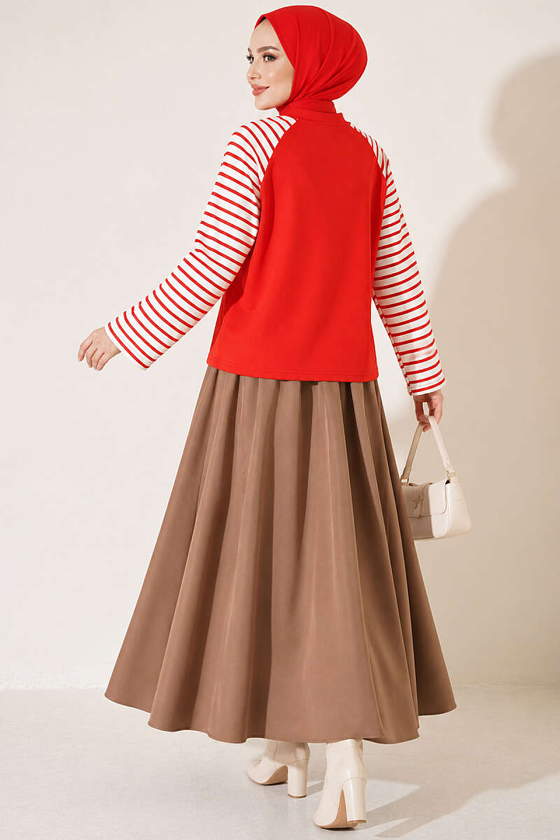 https://cdn.pazarium.com.tr/kollari-cizgili-basic-sweatshirt-kirmizi-841248-20-B.jpg