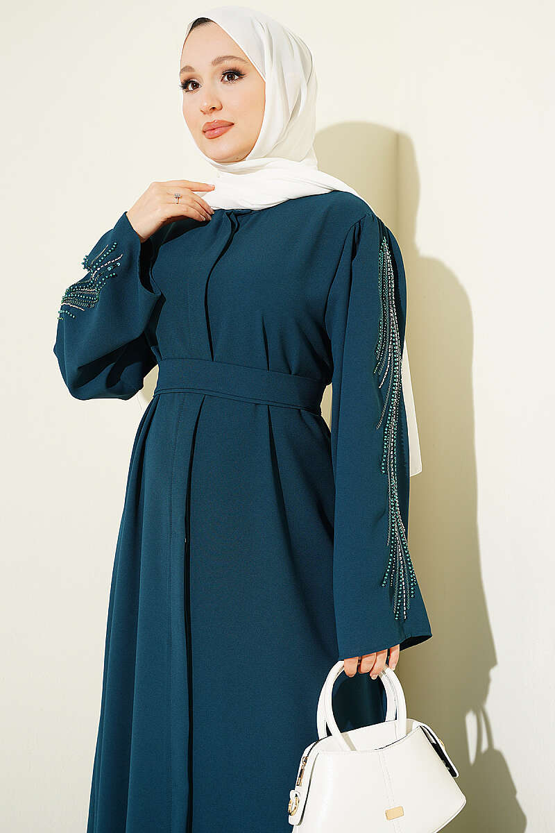 https://cdn.pazarium.com.tr/kollari-pul-nakisli-krep-abaya-zumrut-806723-19-B.jpg