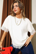 https://cdn.pazarium.com.tr/kollari-ve-etegi-dantelli-t-shirt-ekru-800107-19-B.jpg