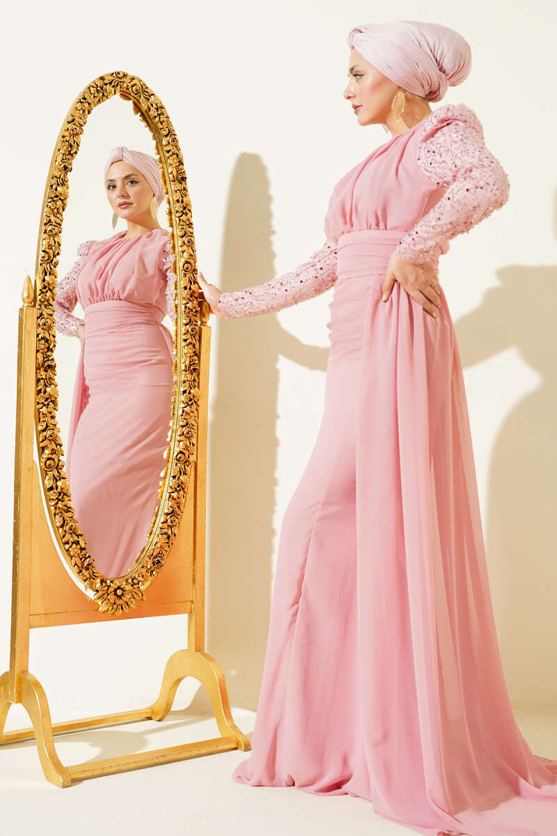 https://cdn.pazarium.com.tr/kolu-pul-detayli-pelerinli-abiye-elbise-pembe-732752-17-B.jpg