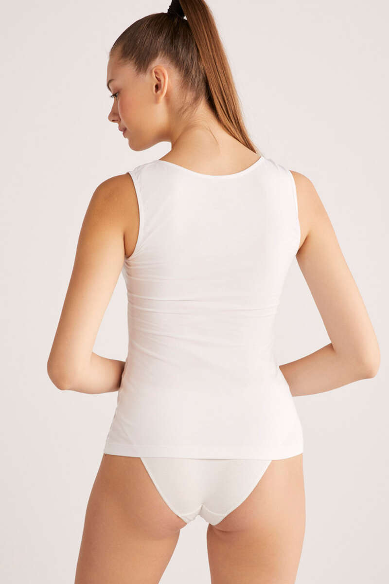 https://cdn.pazarium.com.tr/kom-basic-singlet-kalin-askili-atlet-beyaz-552640-13-B.jpg