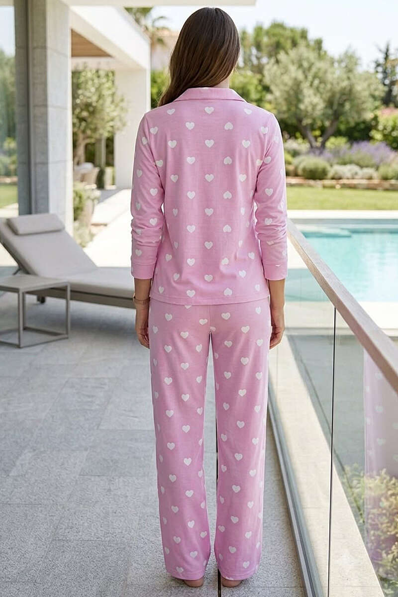 https://cdn.pazarium.com.tr/kruvaze-yaka-cizgili-kalp-desenli-pijama-takimi-pembe-840477-20-B.jpg