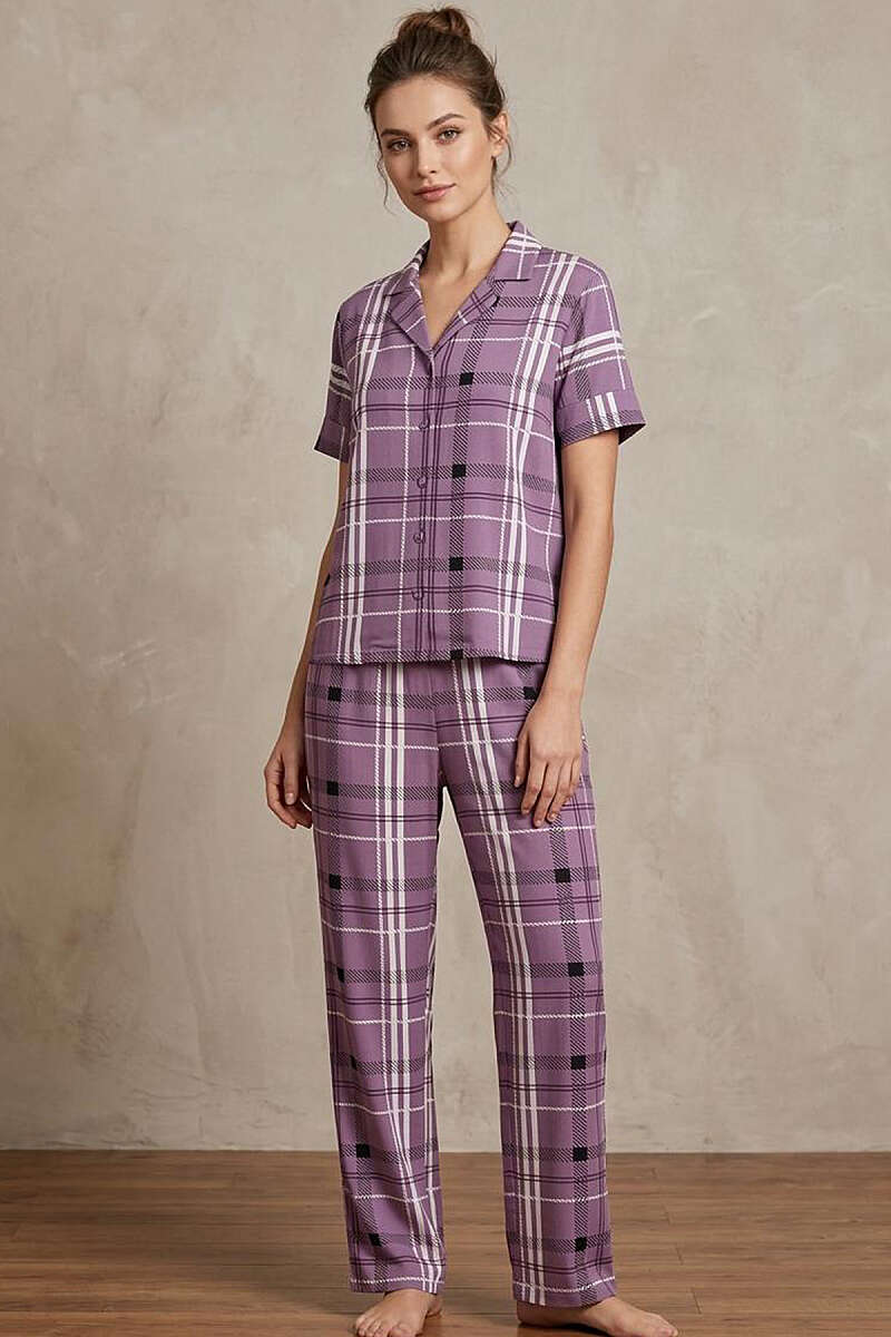 https://cdn.pazarium.com.tr/kruvaze-yaka-cizgili-pijama-takimi-lila-784296-19-B.jpg
