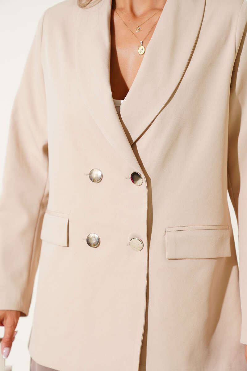 https://cdn.pazarium.com.tr/kruvaze-yaka-dort-dugmeli-blazer-ceket-bej-665384-16-B.jpg