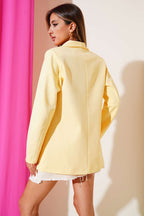 https://cdn.pazarium.com.tr/kruvaze-yaka-dort-dugmeli-blazer-ceket-sari-665335-16-B.jpg