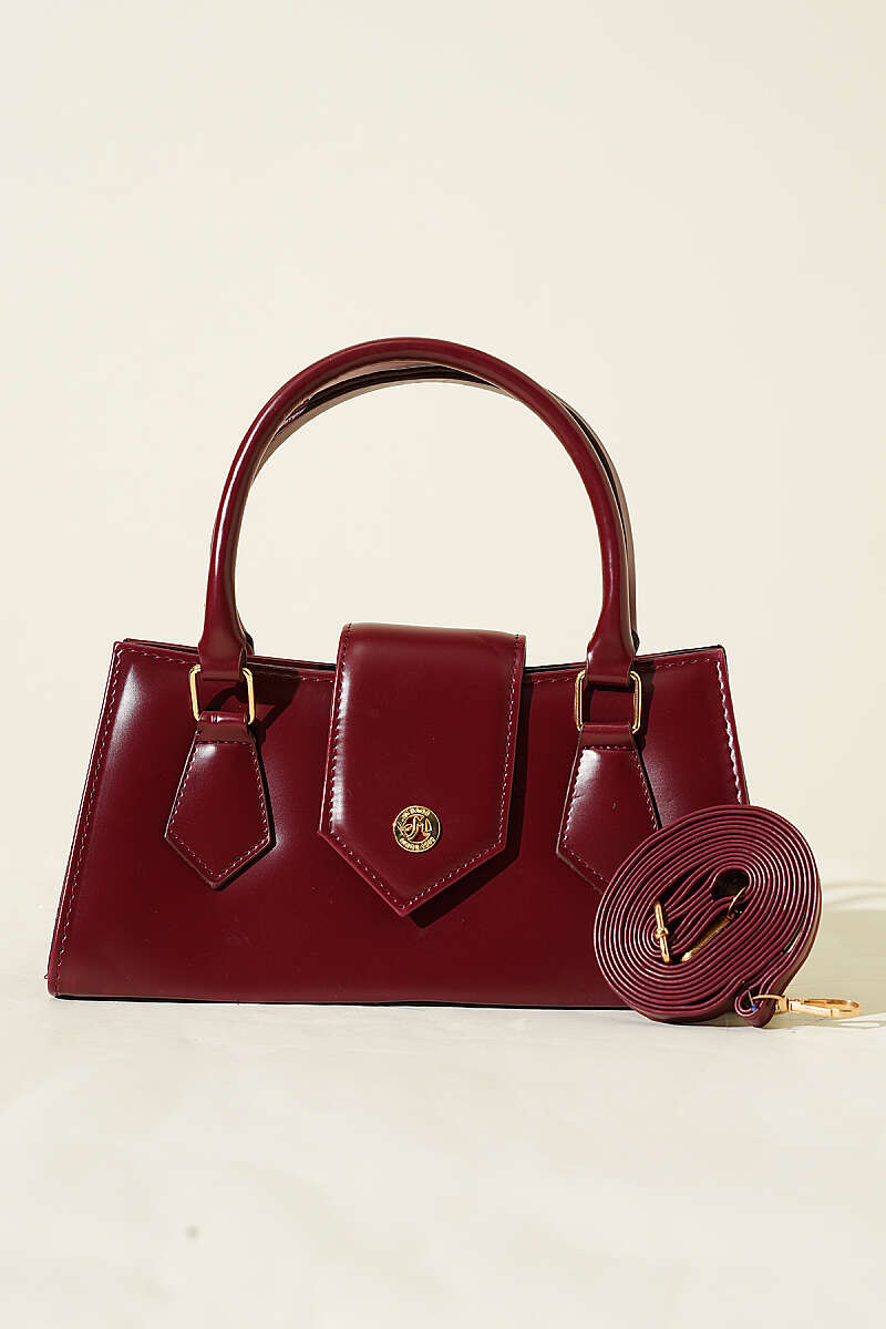 Kulplu Mıknatıs Kapaklı Çanta