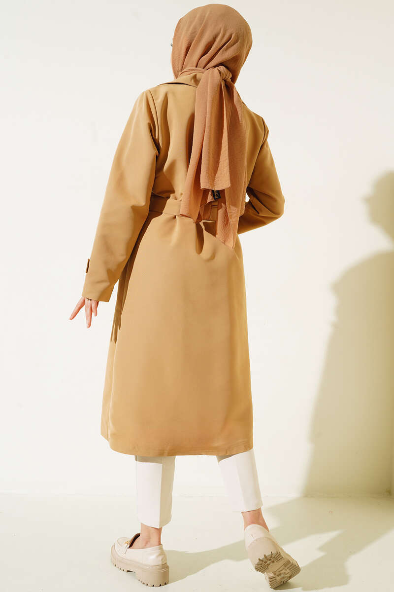 https://cdn.pazarium.com.tr/kusakli-araboy-trenc-camel-410291-95-B.jpg
