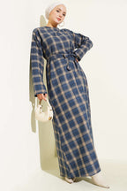 https://cdn.pazarium.com.tr/kusakli-ekose-desenli-klos-elbise-indigo-732086-17-B.jpg