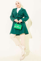 https://cdn.pazarium.com.tr/kusakli-gold-dugmeli-kase-kaban-zumrut-720085-17-B.jpg