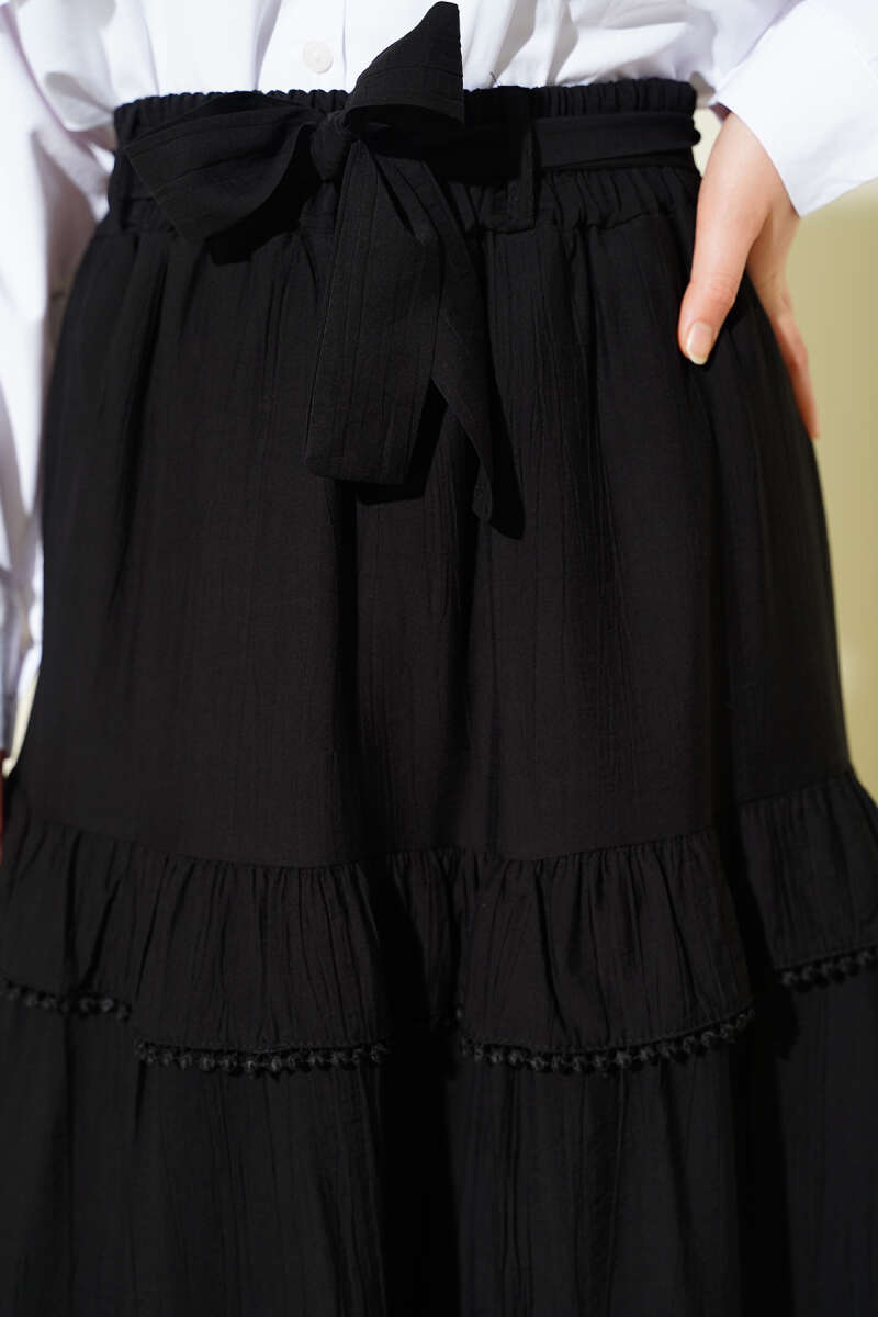 Kuşaklı Kat Detaylı Kloş Etek