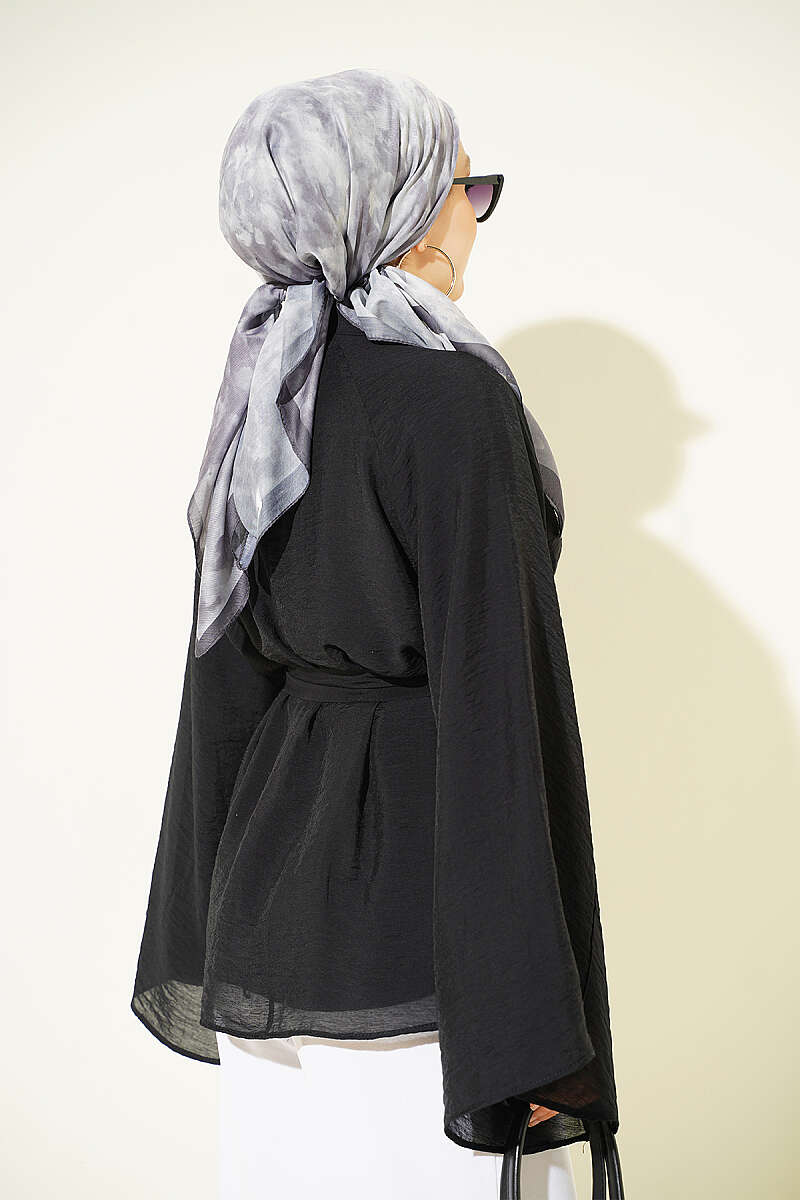 https://cdn.pazarium.com.tr/kusakli-sifon-yarasa-kol-tunik-siyah-812293-20-B.jpg