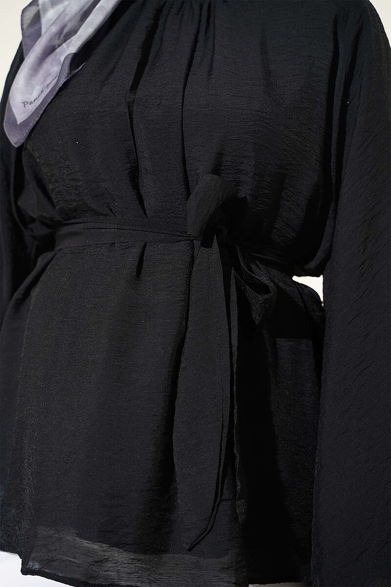https://cdn.pazarium.com.tr/kusakli-sifon-yarasa-kol-tunik-siyah-812294-20-B.jpg
