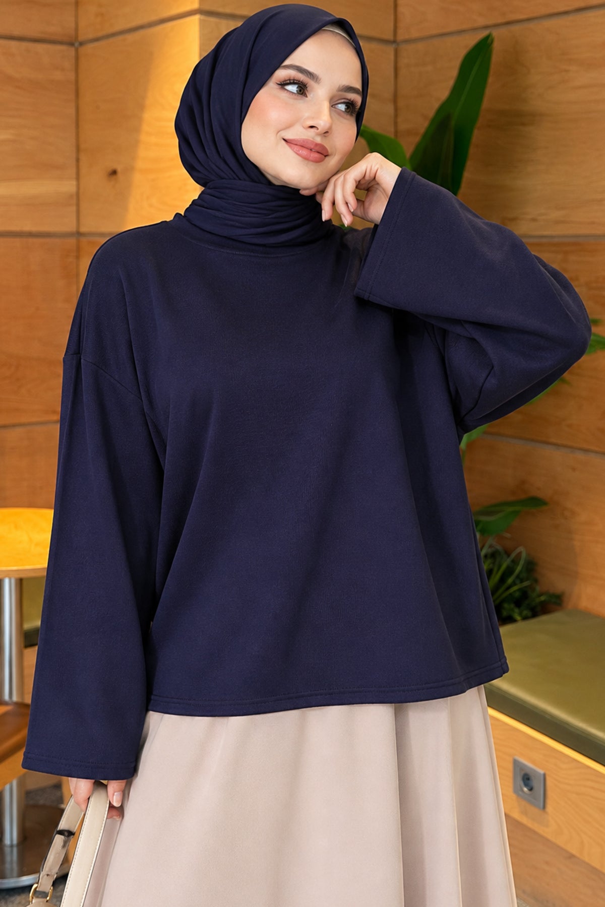 Basic Rundhalsbluse Braun