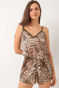 https://cdn.pazarium.com.tr/leopar-desen-askili-saten-pijama-takimi-latte-538390-12-B.jpg