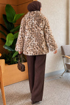 https://cdn.pazarium.com.tr/leopar-desen-detayli-kurk-mont-leopar-829186-20-B.jpg