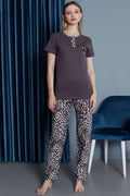 https://cdn.pazarium.com.tr/leopar-desen-kisa-kol-pijama-takimi-burgonya-517649-12-B.jpg