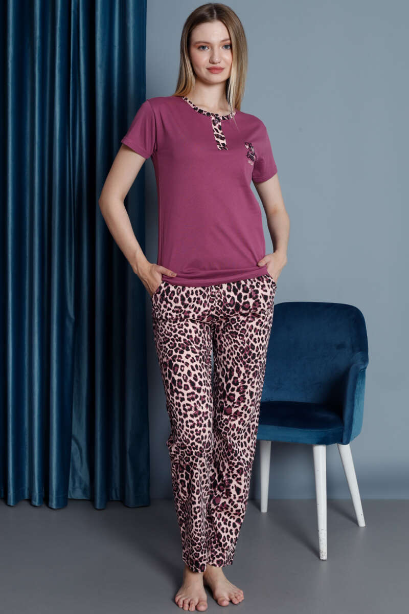 https://cdn.pazarium.com.tr/leopar-desen-kisa-kol-pijama-takimi-menekse-517641-12-B.jpg