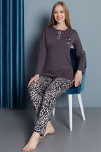 https://cdn.pazarium.com.tr/leopar-desen-uzun-kol-pijama-takim-fume-517738-12-B.jpg