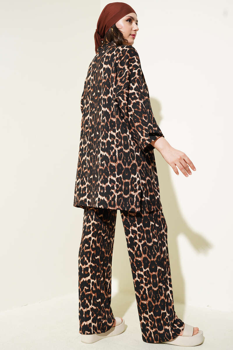 https://cdn.pazarium.com.tr/leopar-desenli-burumcuk-kimono-ikili-takim-leopar-613838-14-B.jpg