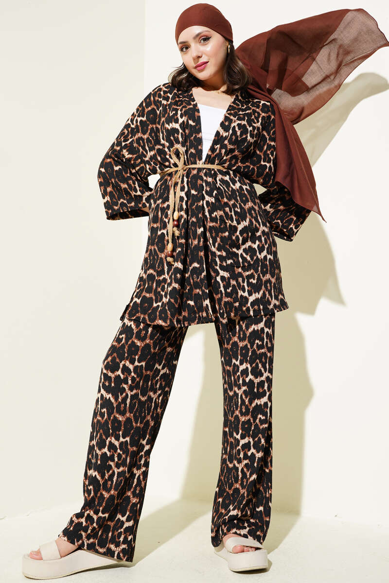 https://cdn.pazarium.com.tr/leopar-desenli-burumcuk-kimono-ikili-takim-leopar-613839-14-B.jpg