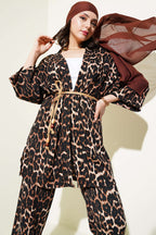 https://cdn.pazarium.com.tr/leopar-desenli-burumcuk-kimono-ikili-takim-leopar-613840-14-B.jpg